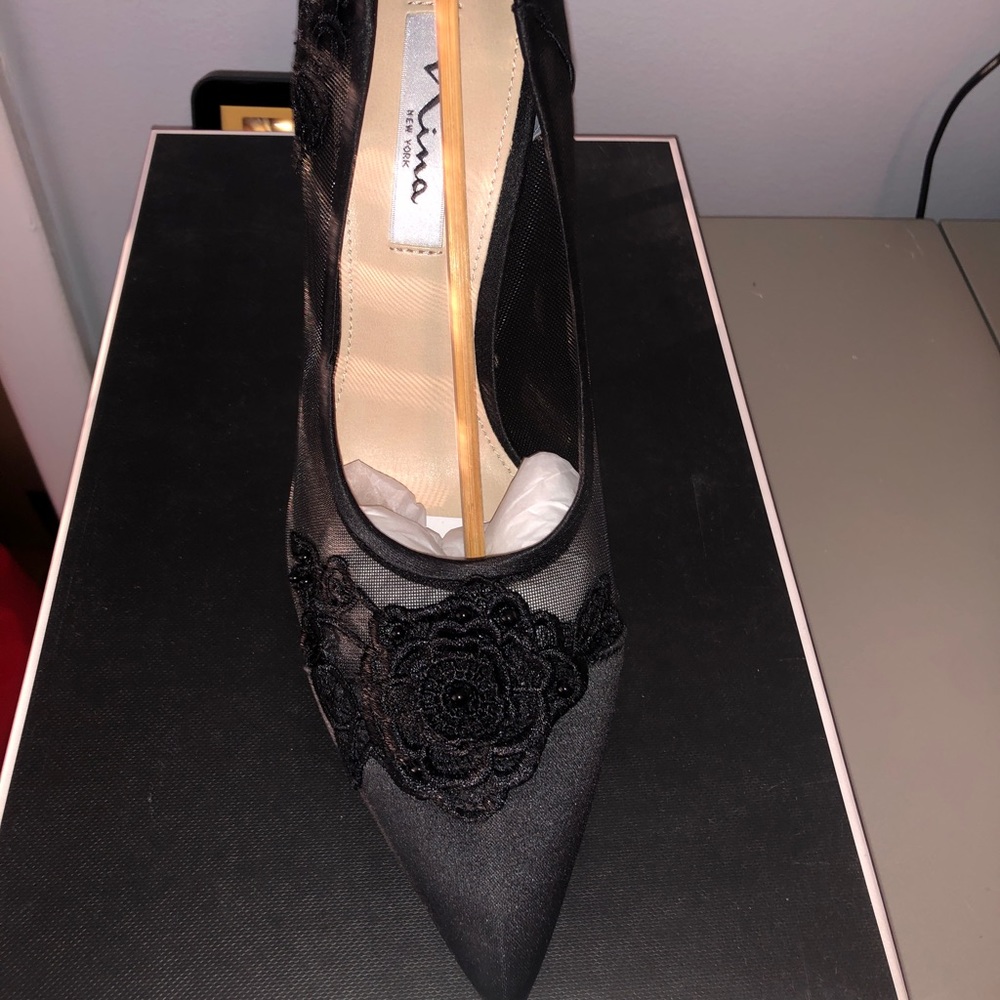 Nina Donela black satin and mesh pump